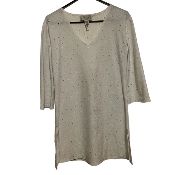 J Valdi White Quarter Length Sleeve Eyelet Blouse Size Medium - Picture 1 of 4